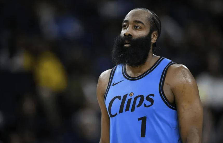 ayx,aiyouxi-哈登在切尔西比赛中重返赛场，持续失利引发热议！再创辉煌时刻的简单介绍