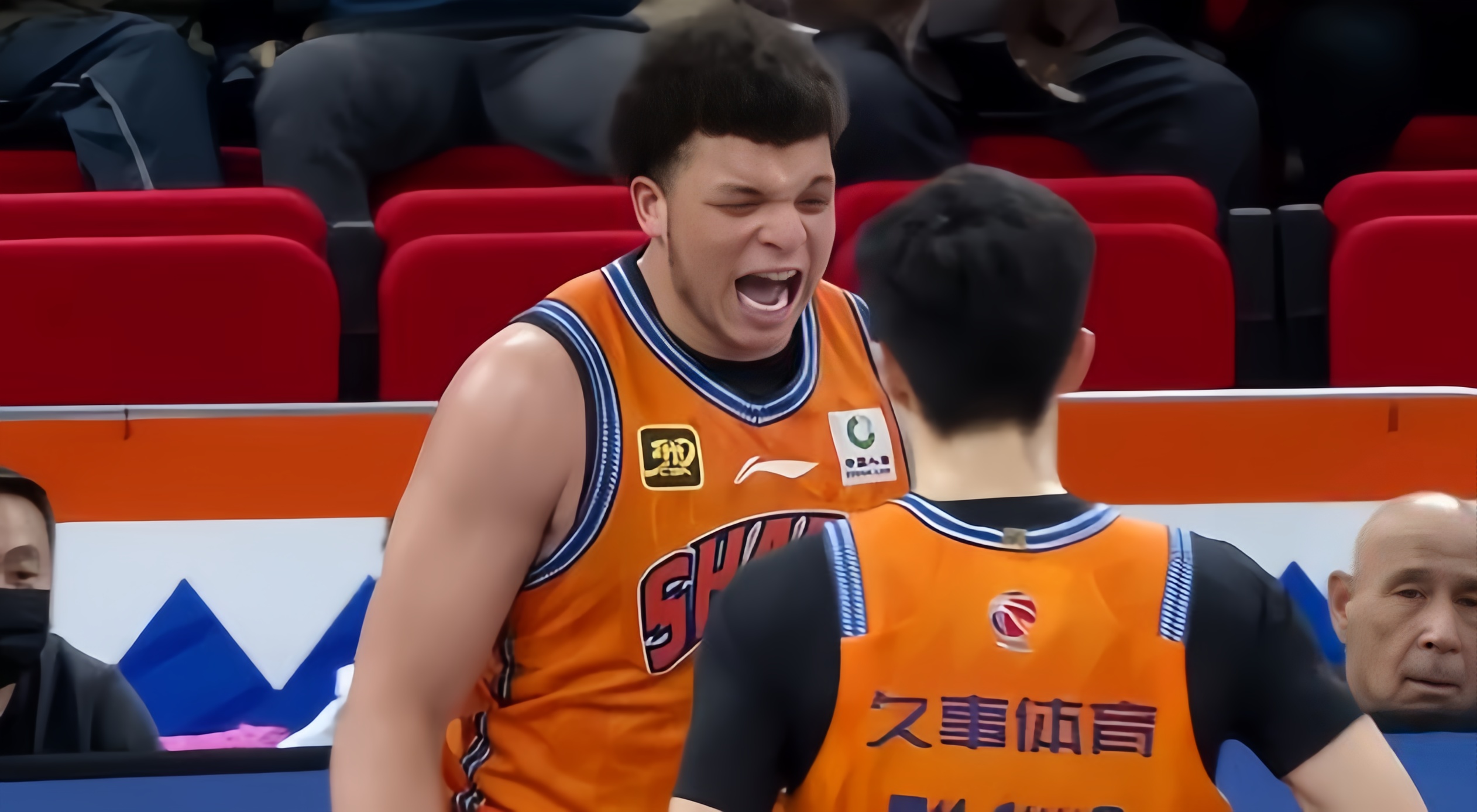 ayx,aiyouxi-今晚体能课后，法兰克福手感冰凉备战CBA常规赛，质疑声仍在，轮换策略成焦点的简单介绍